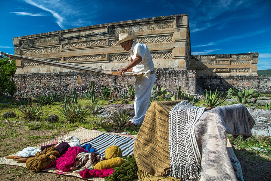 Mitla · Piedra y memoria